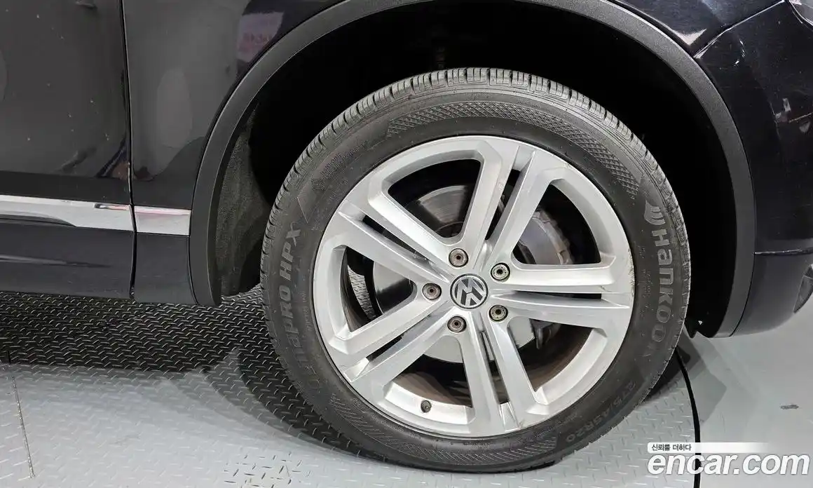 Volkswagen Touareg 2013 4.1 Автомат в Москве № 215385, фото 5