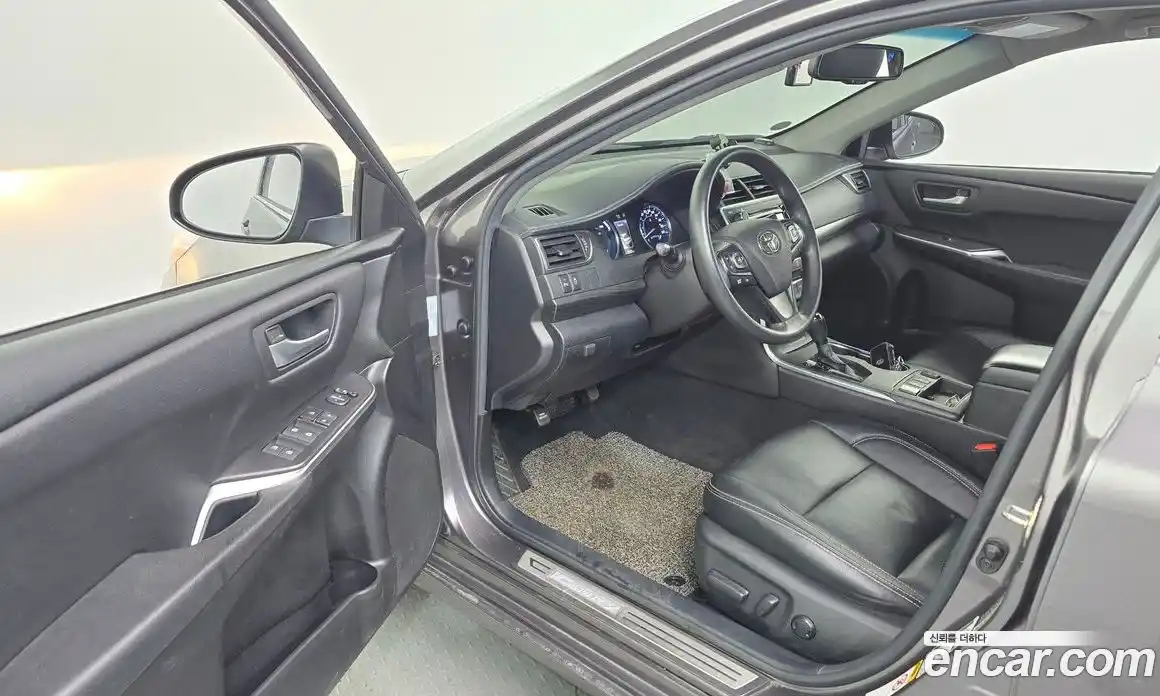 Toyota Camry 2017 2.5 Автомат в Москве № 215518, фото 18