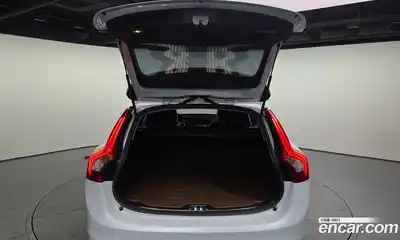 Volvo V60 2017 2.0 Автомат в Москве № 217874, миниатюра 5