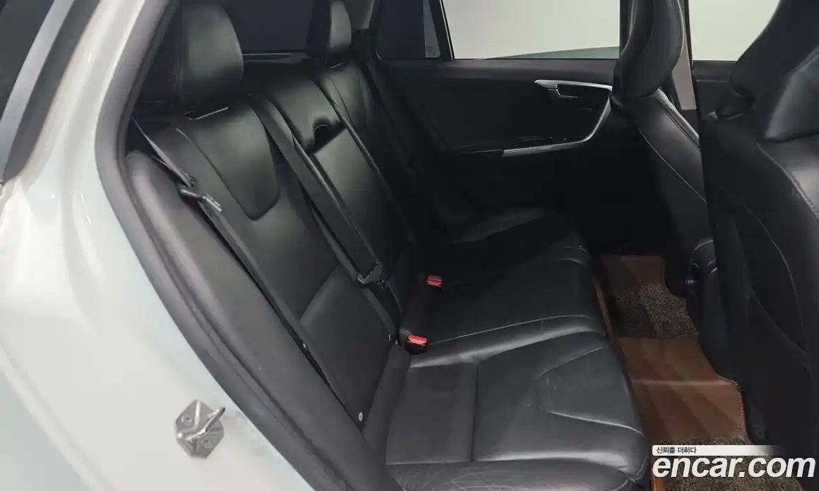 Volvo V60 2017 2.0 Автомат в Москве № 217874, фото 9