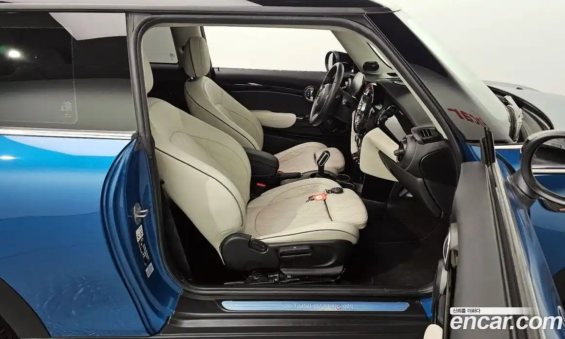 Mini Cooper 2023 2.0 Автомат в Москве № 221552, фото 15