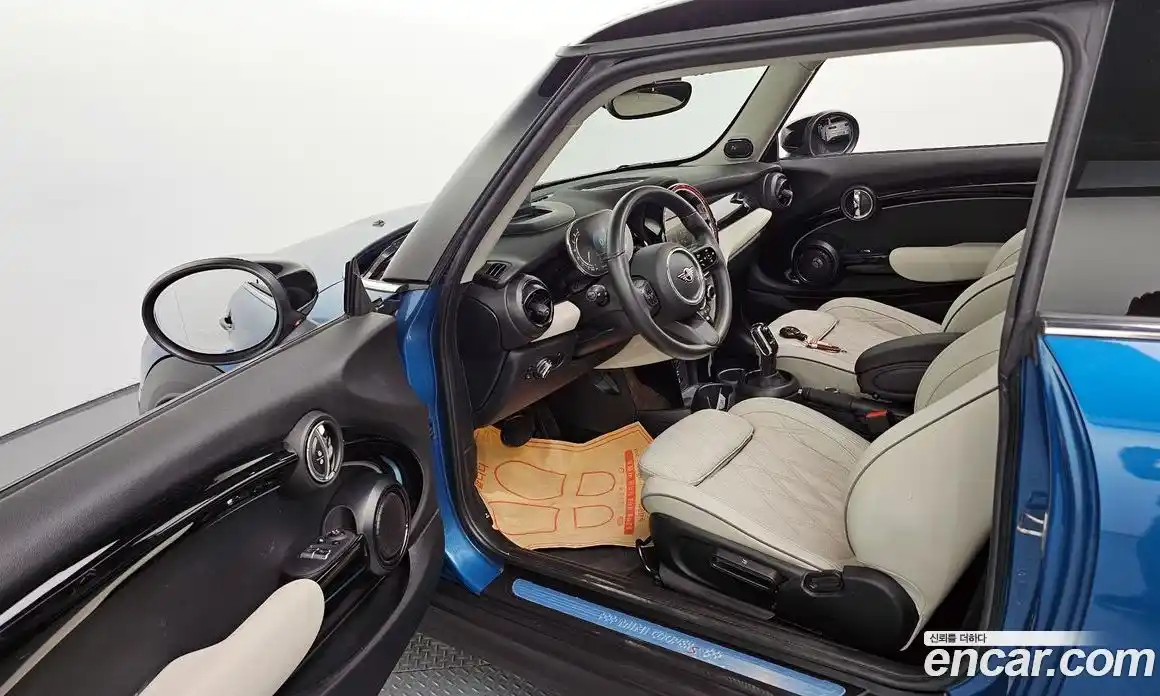 Mini Cooper 2023 2.0 Автомат в Москве № 221552, фото 16