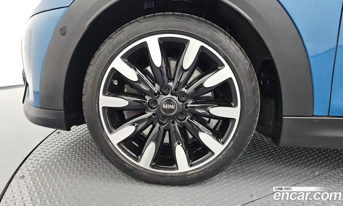 Mini Cooper 2023 2.0 Автомат в Москве № 221552, фото 18