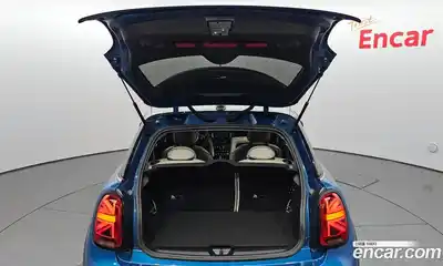 Mini Cooper 2023 2.0 Автомат в Москве № 221552, миниатюра 9