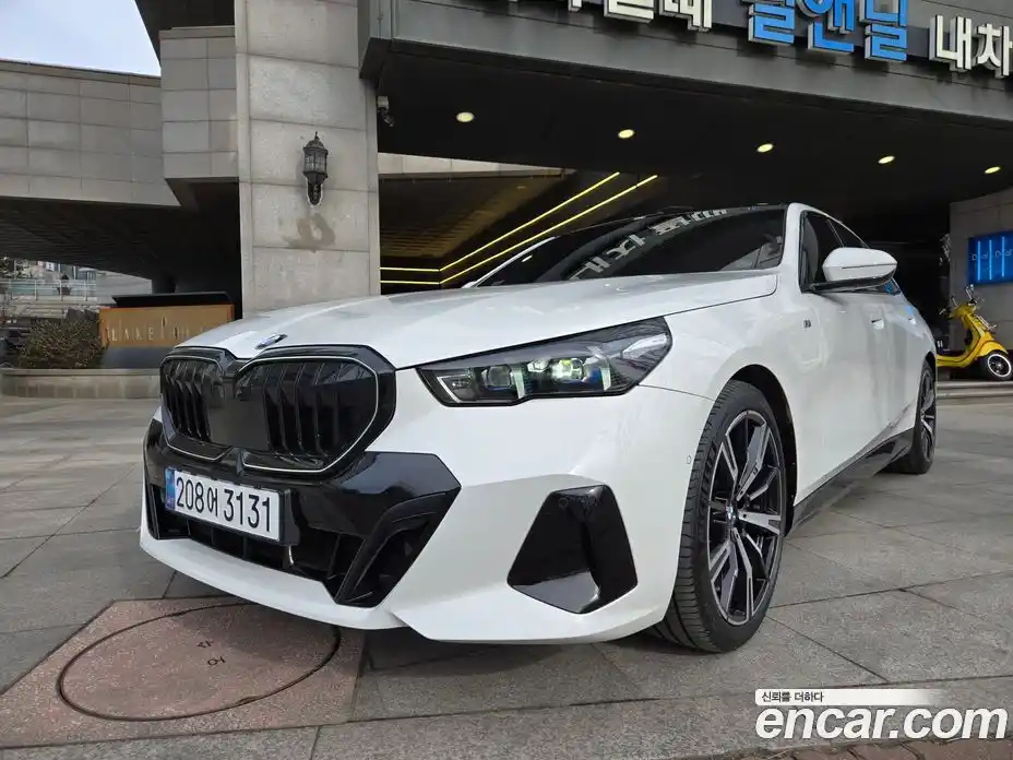 BMW 5-Series 2024 2.0 Автомат в Москве № 228517, фото 1