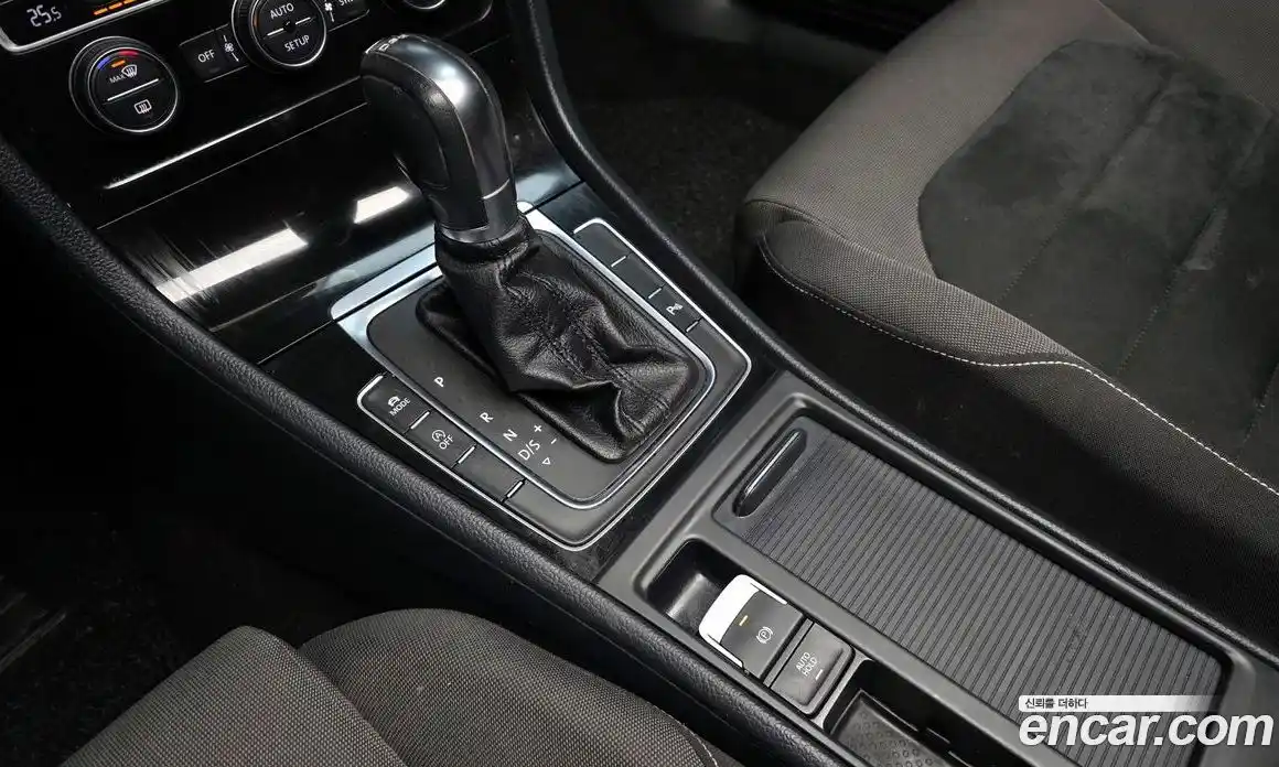 Volkswagen Golf 2014 2.0 Автомат в Москве № 231566, фото 9