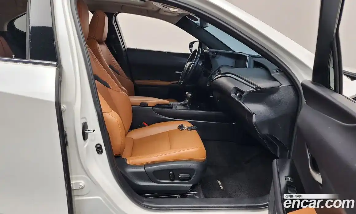 Lexus UX 2019 2.0 Автомат в Москве № 232003, фото 12