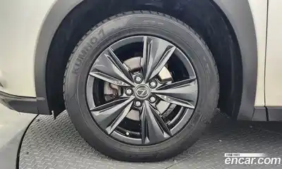 Lexus UX 2019 2.0 Автомат в Москве № 232003, миниатюра 10