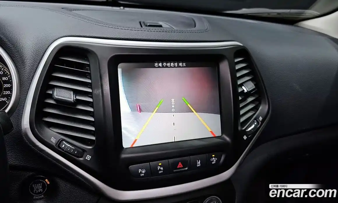 Jeep Cherokee 2014 2.0 Автомат в Москве № 232567, фото 16