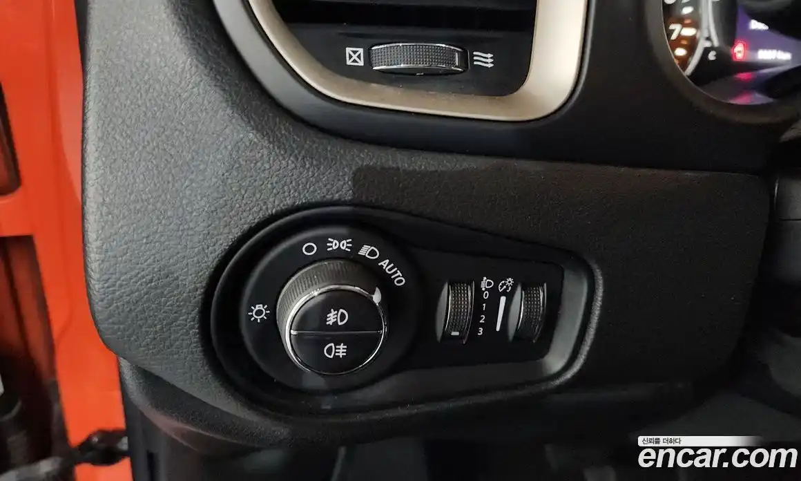 Jeep Renegade 2016 2.4 Автомат в Москве № 232613, фото 12