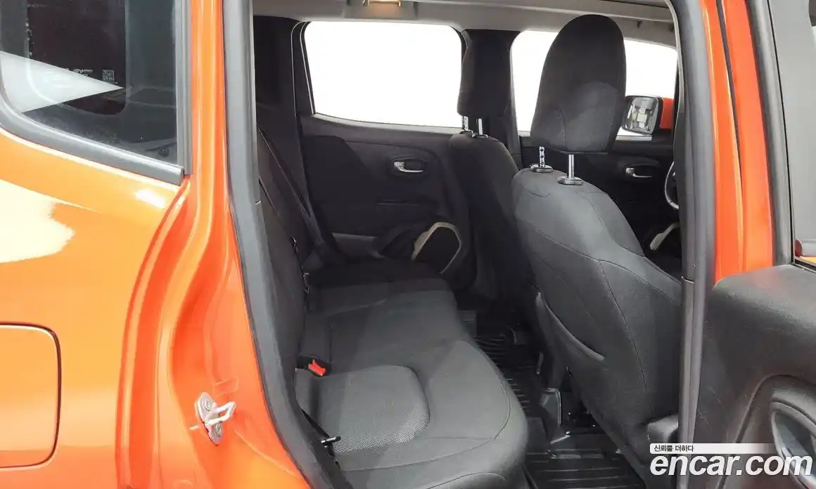 Jeep Renegade 2016 2.4 Автомат в Москве № 232613, фото 16