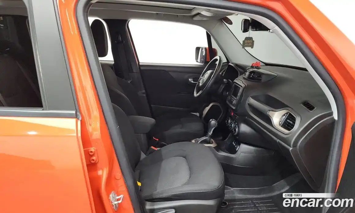 Jeep Renegade 2016 2.4 Автомат в Москве № 232613, фото 8