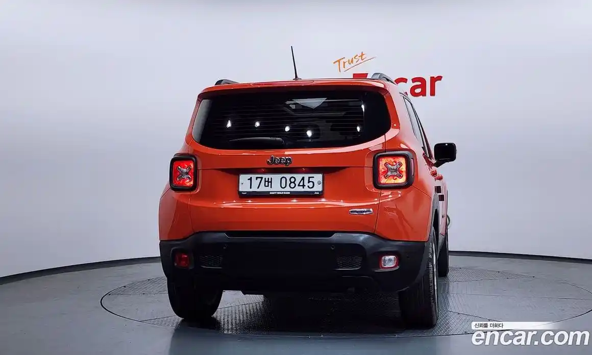 Jeep Renegade 2016 2.4 Автомат в Москве № 232613, фото 9