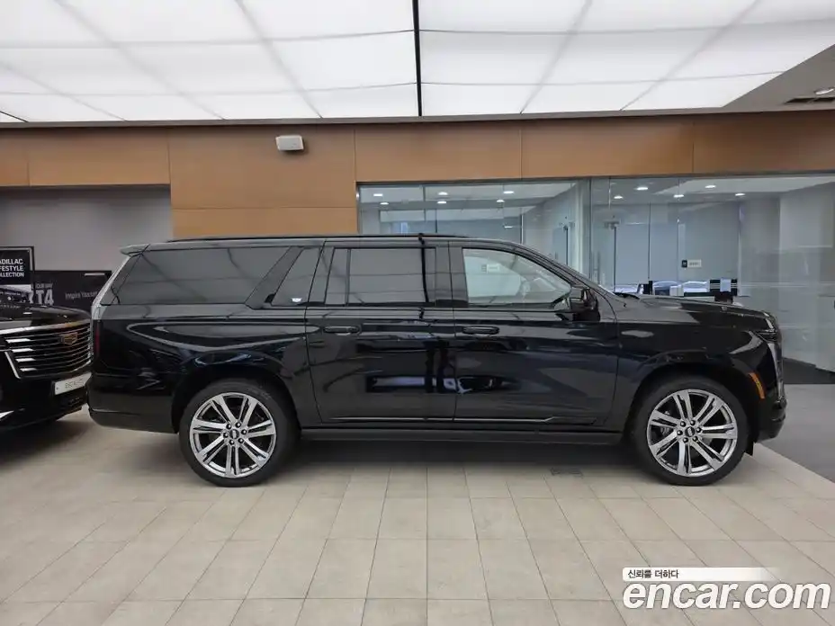 Cadillac Escalade 2025 6.2 Автомат в Москве № 256496, фото 3