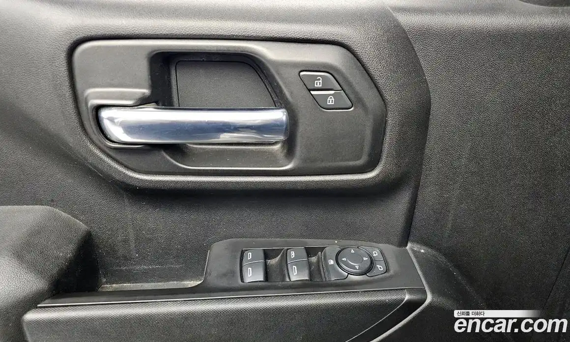 Chevrolet Silverado 2020 5.3 Автомат в Москве № 260440, фото 18