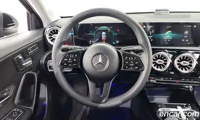 Mercedes-Benz A-Class 2019 2.0 Автомат в Москве № 288033, миниатюра 3