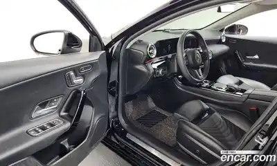 Mercedes-Benz A-Class 2019 2.0 Автомат в Москве № 288033, миниатюра 9