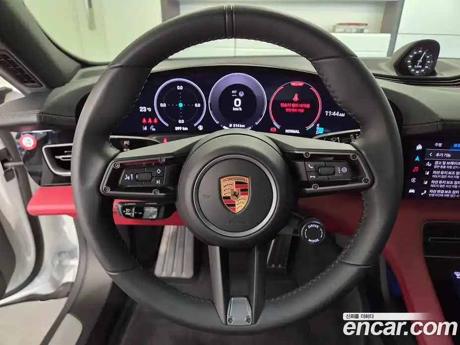 Porsche Taycan 2025 0.1 Автомат в Москве № 297134, фото 11