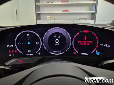 Porsche Taycan 2025 0.1 Автомат в Москве № 297134, миниатюра 8