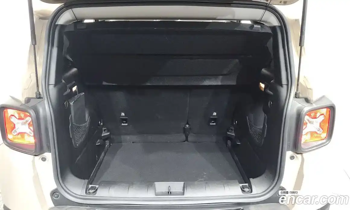 Jeep Renegade 2016 2.4 Автомат в Москве № 302251, фото 16