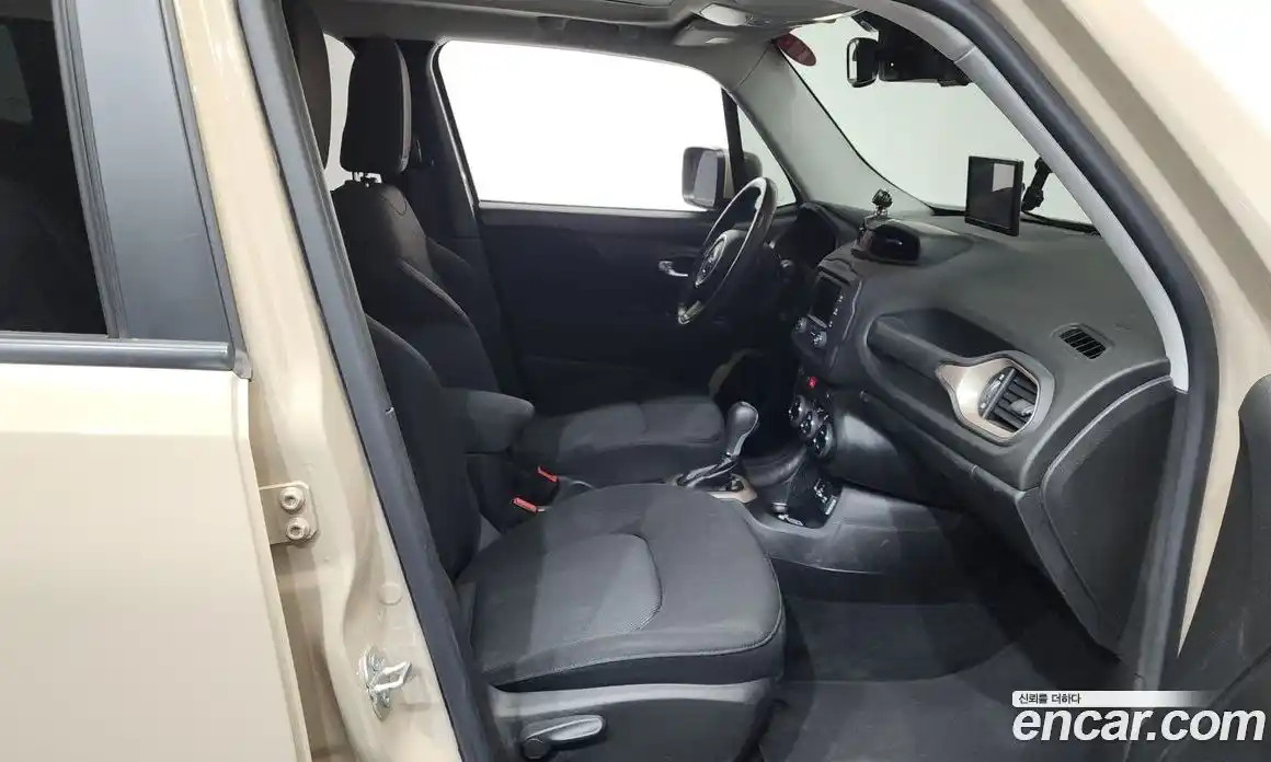 Jeep Renegade 2016 2.4 Автомат в Москве № 302251, фото 17