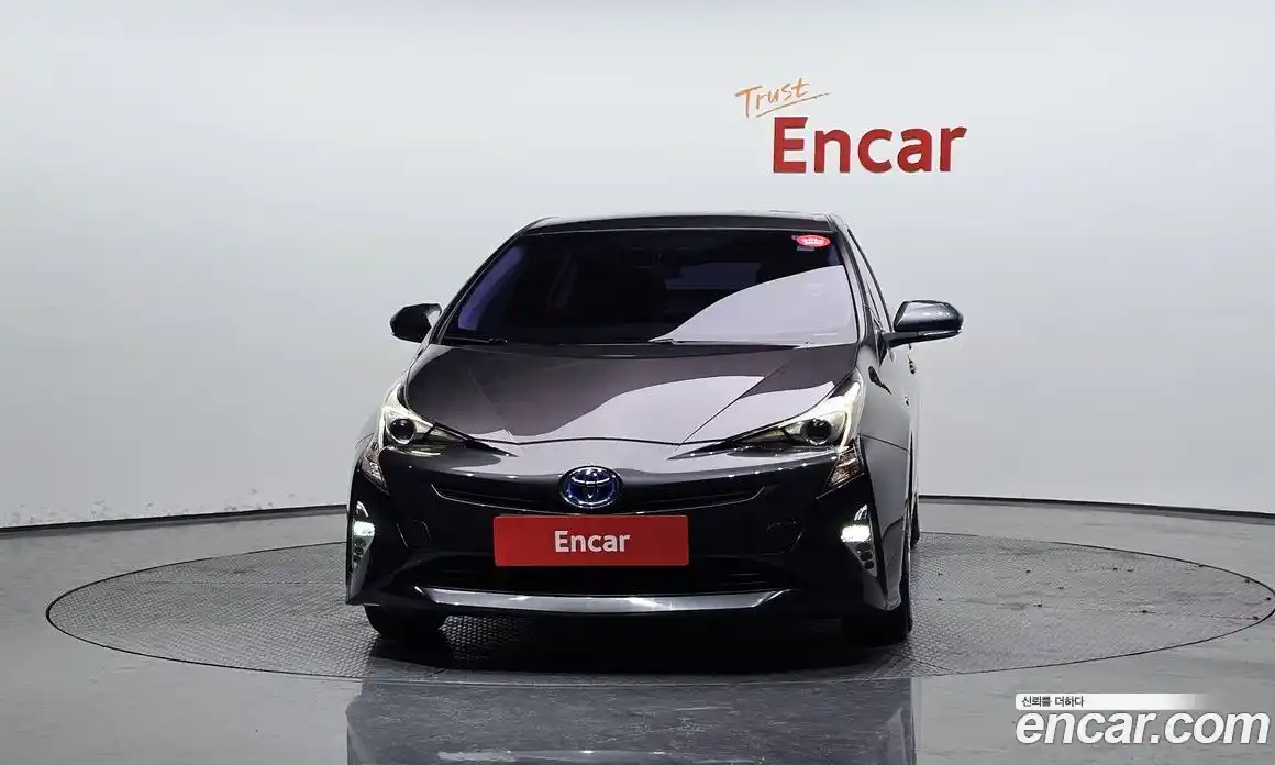 Toyota Prius 2017 1.8 Автомат в Москве № 302464, фото 15