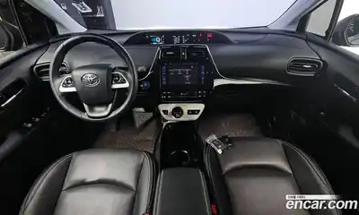 Toyota Prius 2017 1.8 Автомат в Москве № 302464, миниатюра 4