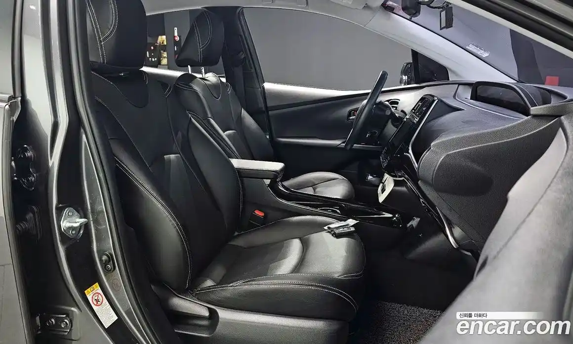 Toyota Prius 2017 1.8 Автомат в Москве № 302464, фото 6