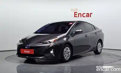 Toyota Prius 2017 1.8 Автомат в Москве № 302464, миниатюра 9