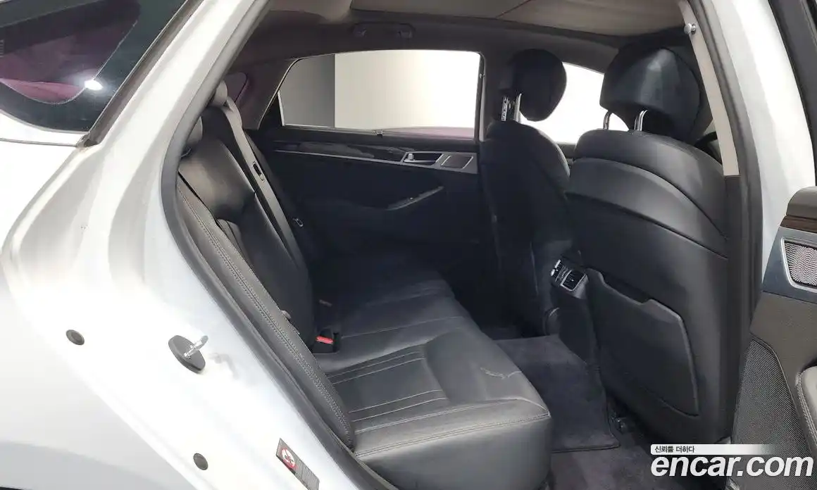 Genesis G80 2017 3.3 Автомат в Москве № 309065, фото 9