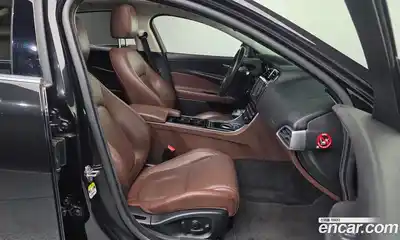 Jaguar XE 2016 2.0 Автомат в Москве № 320224, миниатюра 7