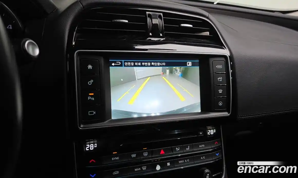 Jaguar XE 2016 2.0 Автомат в Москве № 320224, фото 9