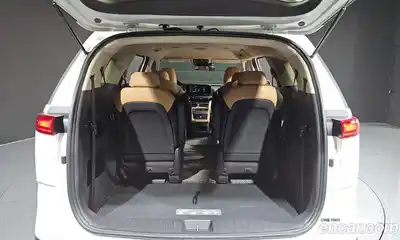 Kia Canival 2022 2.2 Автомат в Москве № 321649, миниатюра 9