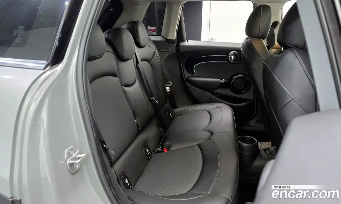 Mini Cooper 2022 1.5 Автомат в Москве № 329226, фото 11