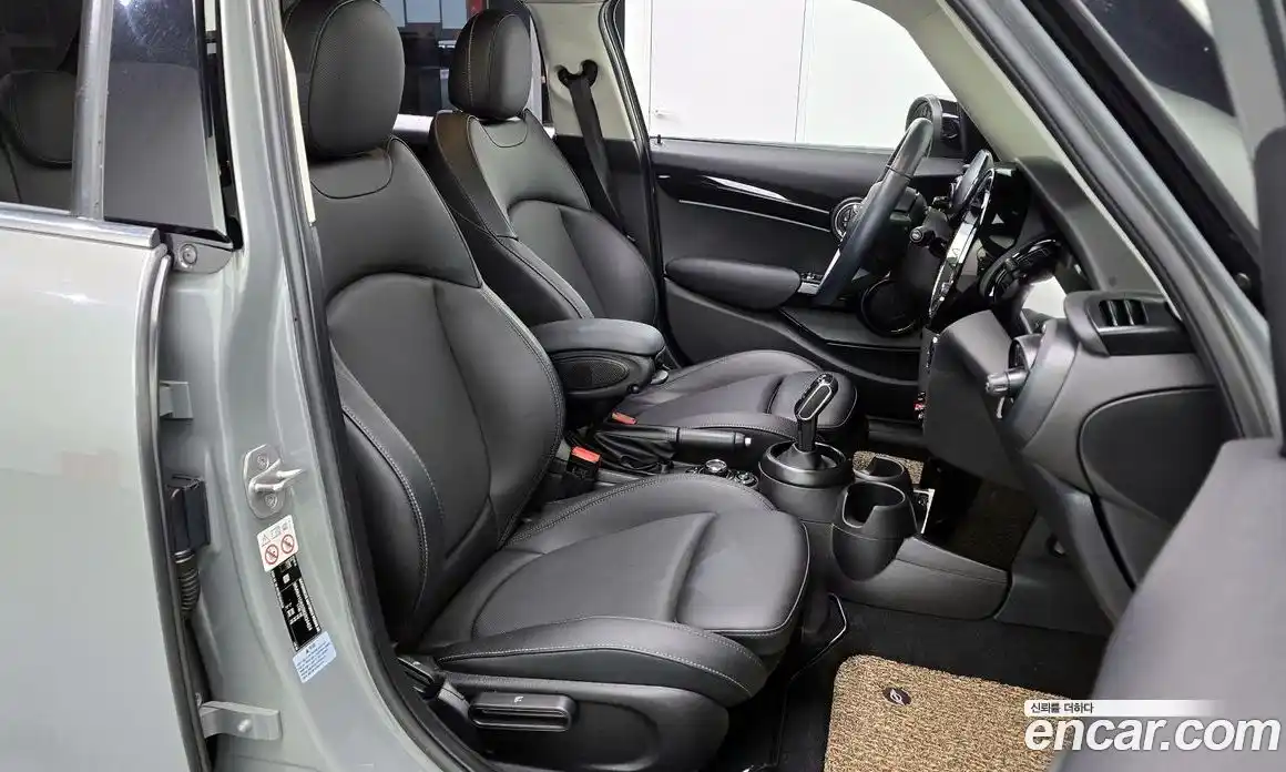 Mini Cooper 2022 1.5 Автомат в Москве № 329226, фото 20