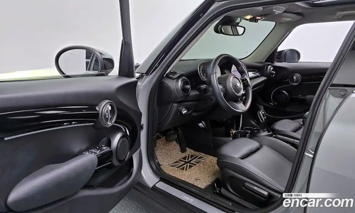 Mini Cooper 2022 1.5 Автомат в Москве № 329226, фото 8