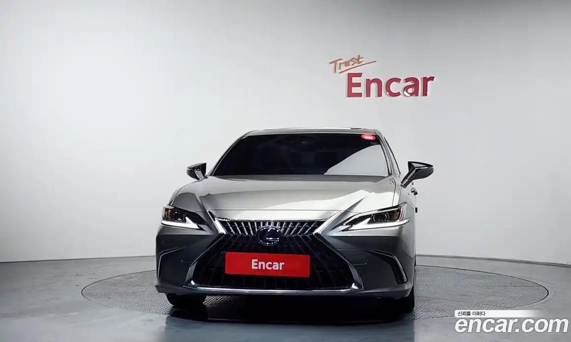 Lexus ES 2022 2.5 Автомат в Москве № 329577, фото 1