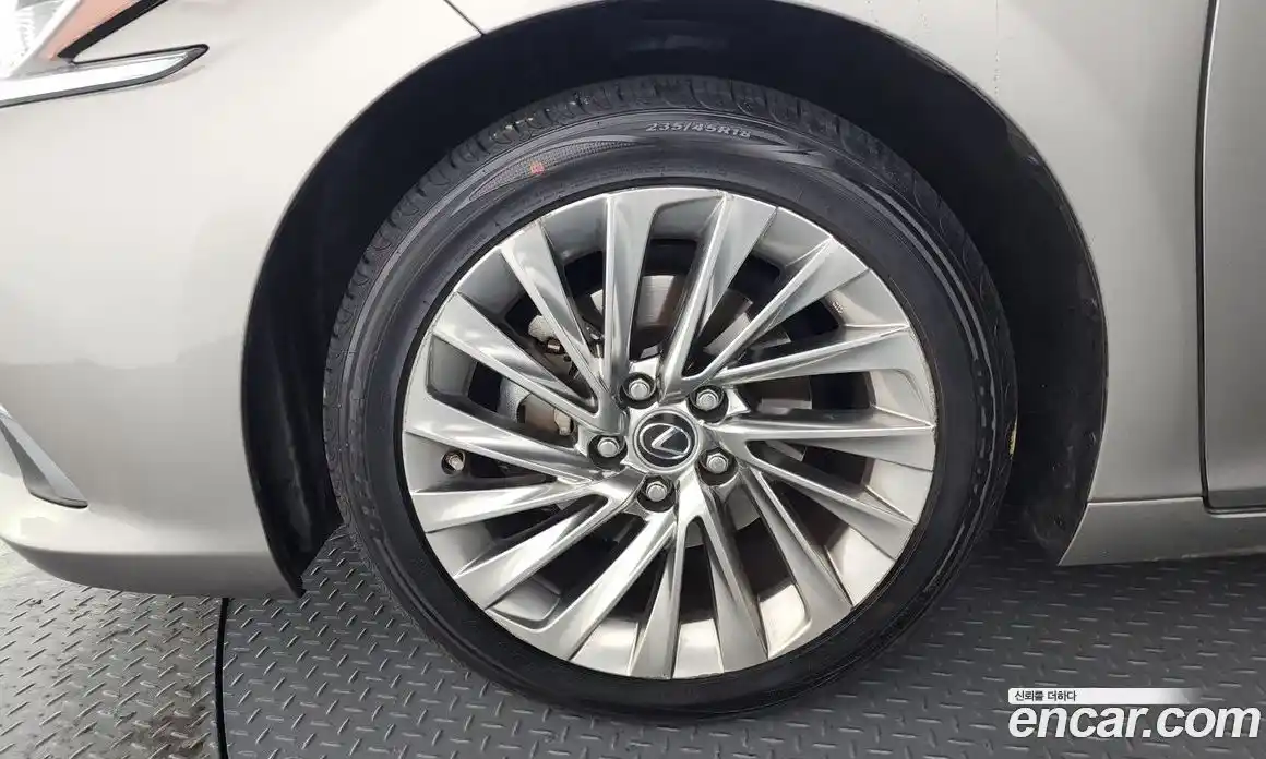 Lexus ES 2022 2.5 Автомат в Москве № 329577, фото 17