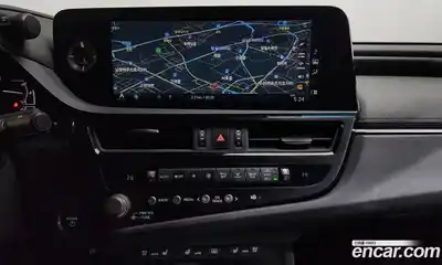 Lexus ES 2022 2.5 Автомат в Москве № 329577, миниатюра 2