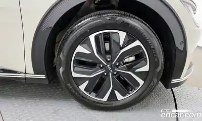 Kia EV6 2023 0.1 Автомат в Москве № 338780, миниатюра 8