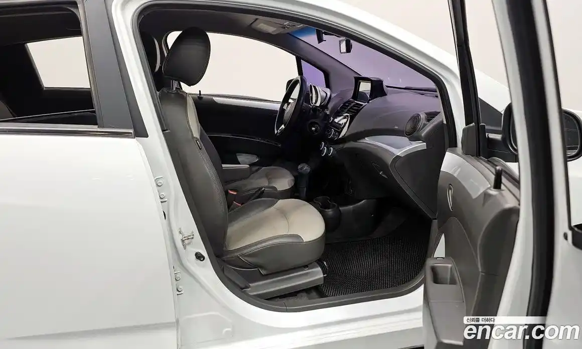 Chevrolet Spark 2014 1.0 Автомат в Москве № 36865, фото 11