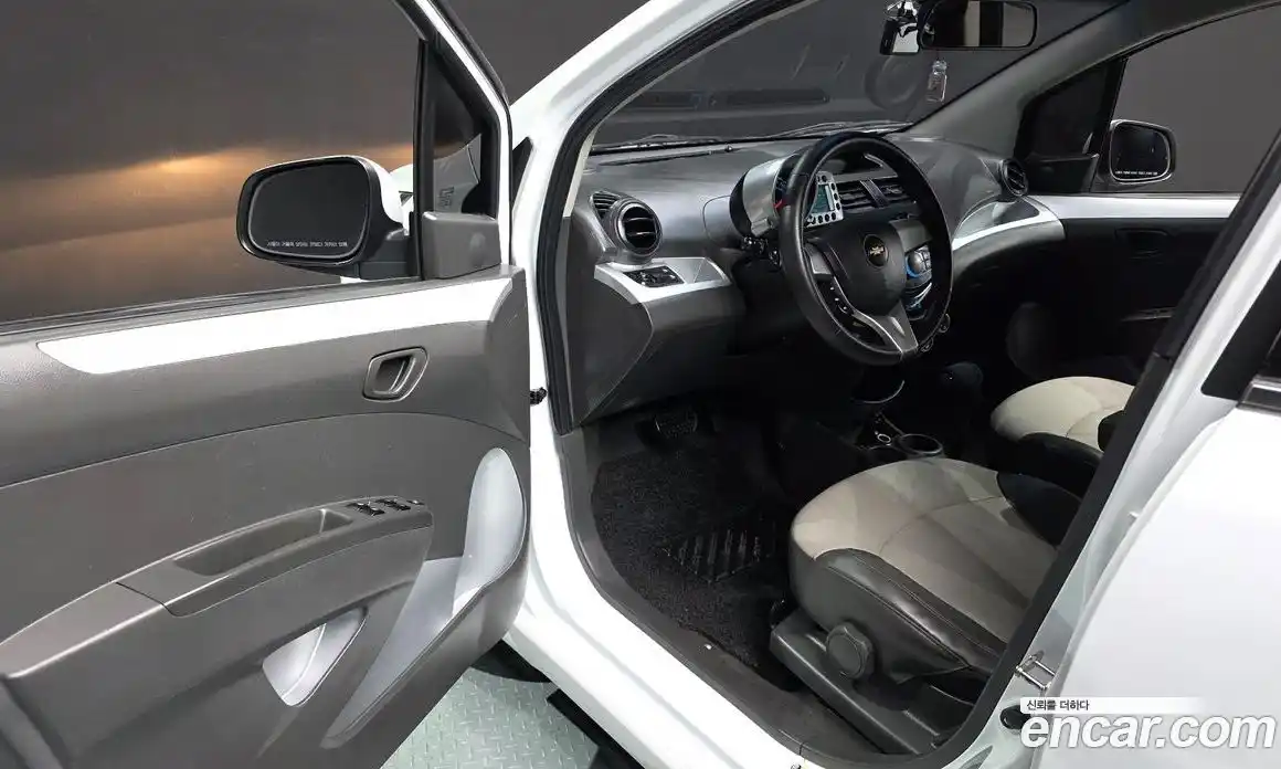 Chevrolet Spark 2012 1.0 Автомат в Москве № 37894, фото 13