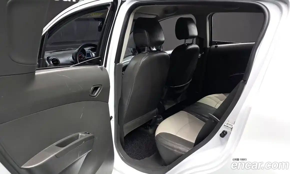 Chevrolet Spark 2012 1.0 Автомат в Москве № 37894, фото 8