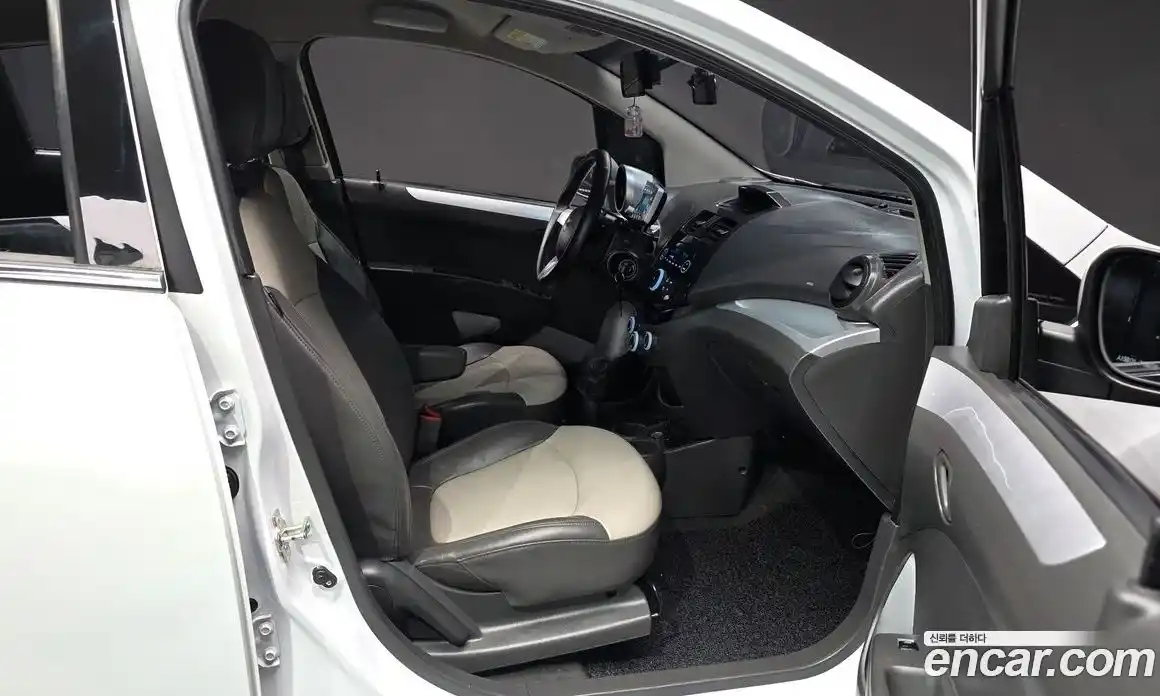 Chevrolet Spark 2012 1.0 Автомат в Москве № 37894, фото 9