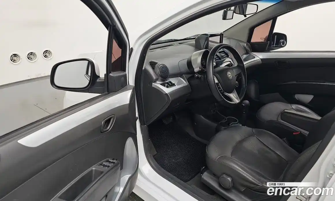 Chevrolet Spark 2013 1.0 Автомат в Москве № 39490, фото 15