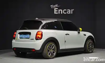 Mini Cooper 2022 Автомат в Москве № 431791, миниатюра 2