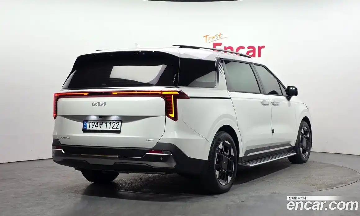 Kia Canival 2024 1.6 Автомат в Москве № 450830, фото 2