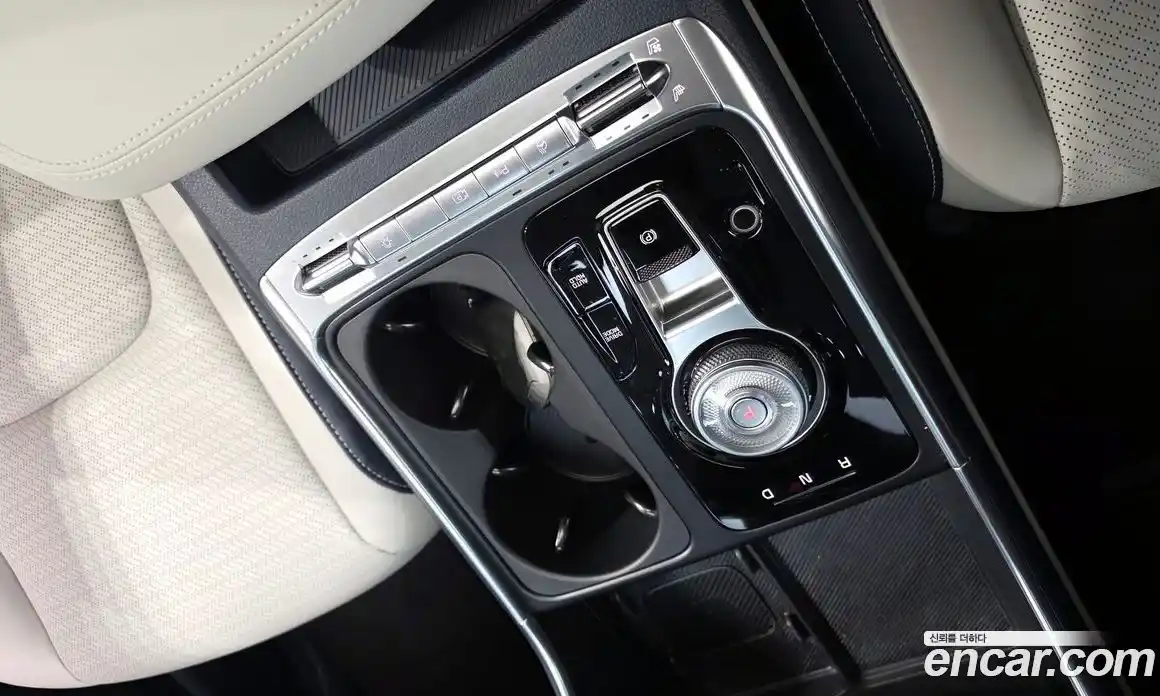 Kia Canival 2024 1.6 Автомат в Москве № 450830, фото 9