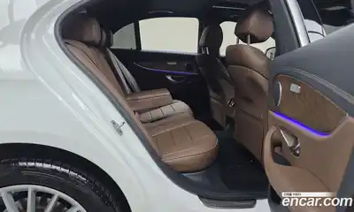 Mercedes-Benz E-Class 2023 2.0 Автомат в Москве № 466042, миниатюра 12