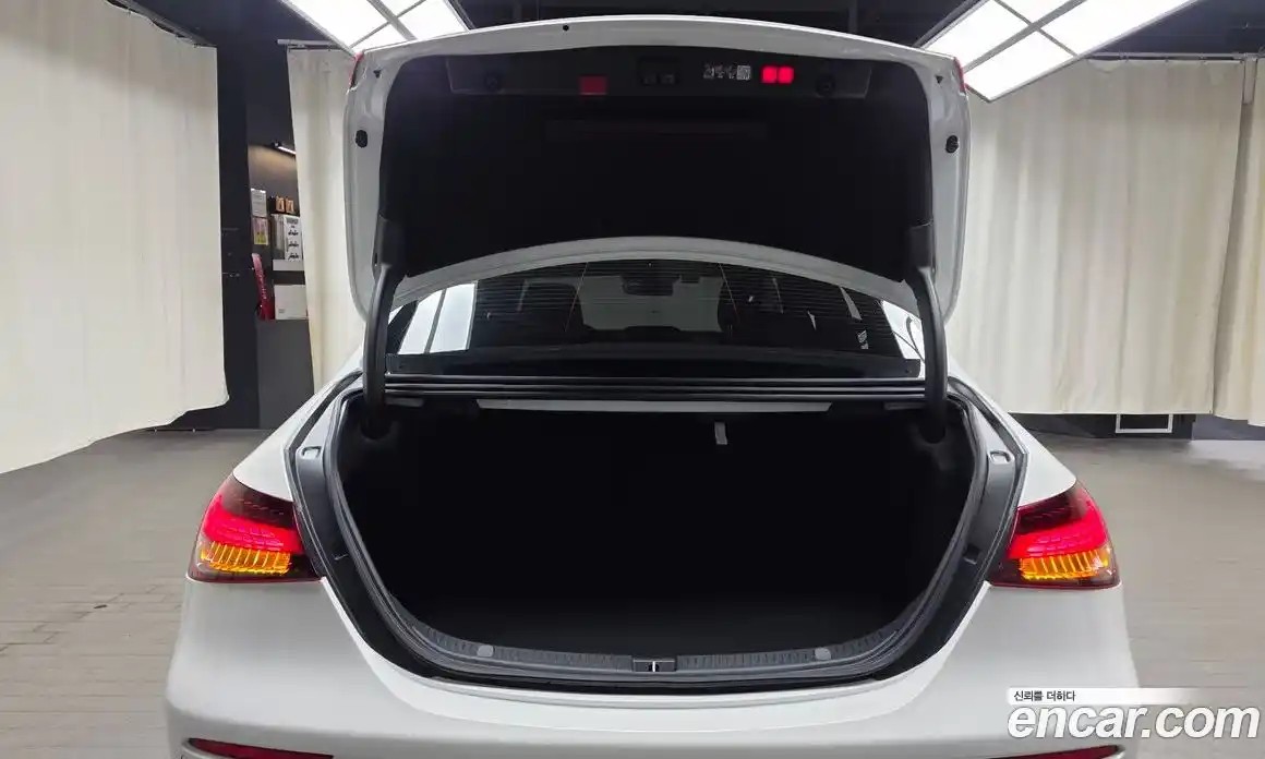 Mercedes-Benz E-Class 2023 2.0 Автомат в Москве № 466042, фото 20